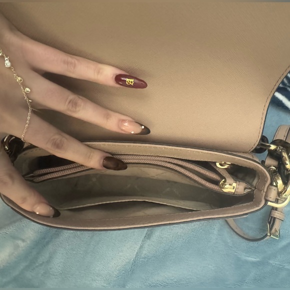 Michael kors crossbody - Picture 4 of 4